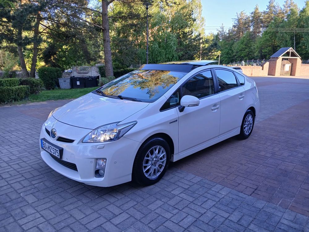 Toyota Prius III (Hybrid) Executive 2010
