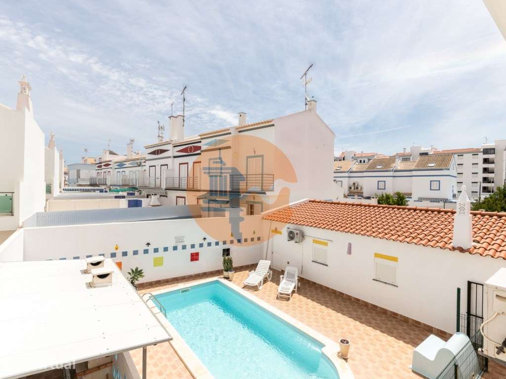 MORADIA - PRÉDIO - COM VARIOS APARTAMENTOS - PISCINA - EM MANTA ROT... - Grande imagem: 1/60