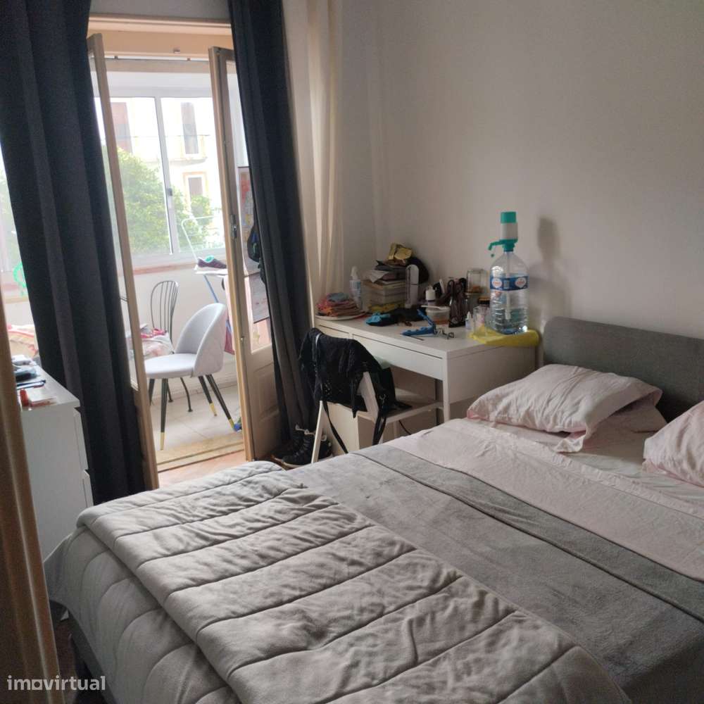 T2 com varanda, excelente localização em Arroios - Grande imagem: 2/7