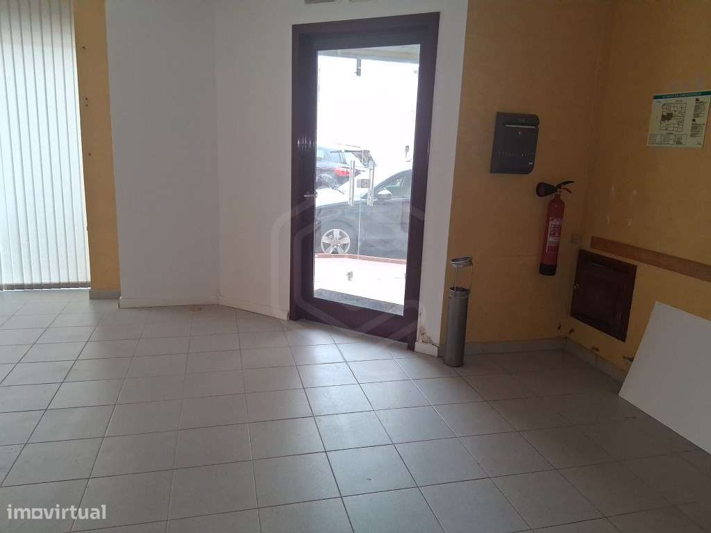 2 lojas destinadas a comercio, centrais, Faro, Algarve - Grande imagem: 2/42