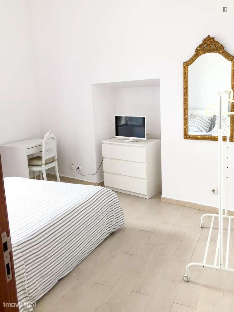 Quarto - localizado em Santa Apolónia Lisbon - Grande imagem: 5/6