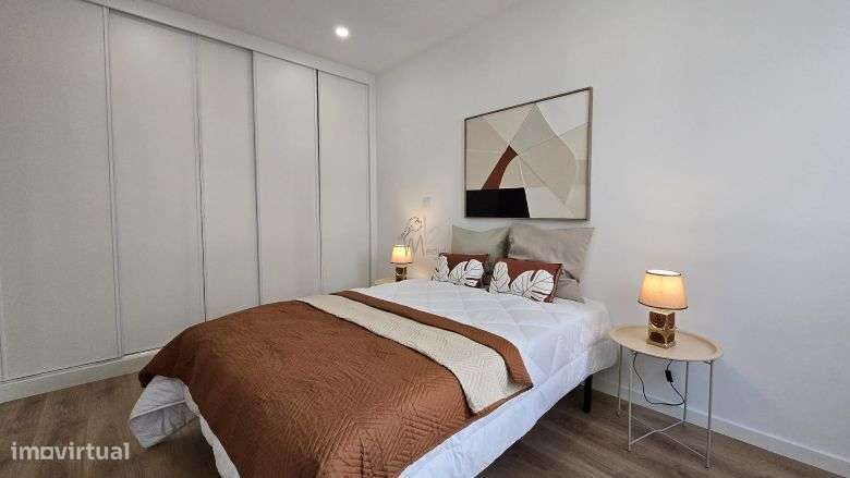 &#127991;&#65039;Apartamento T3 Remodelado em Benfica – Moderno e Cent-14