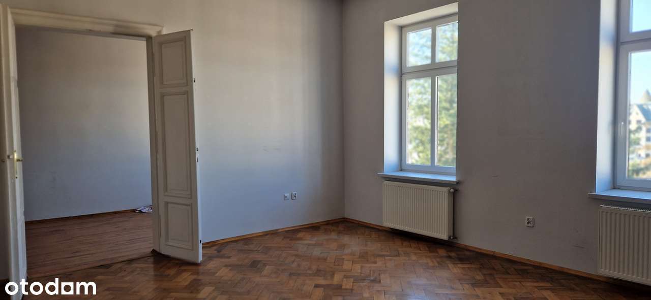 Kamienica w CENTRUM Tarnowa z oknami na Tarnowski Teatr!-13