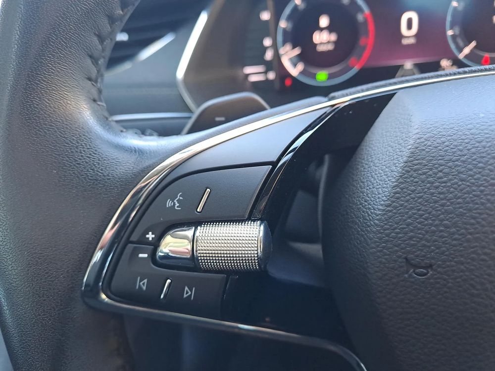 SKODA OCTAVIA Aktywny Tempomat 3 Strefowa Klimatyzacja  Łopatki Salon PL ASO VAT23%