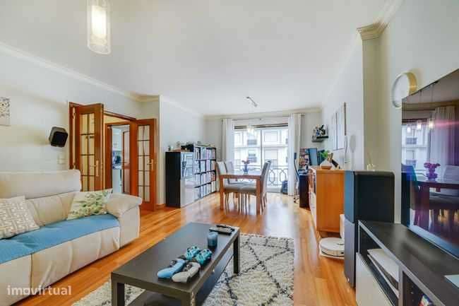 Apartamento T3, Mem Martins, com excelentes áreas,  de 2001-0