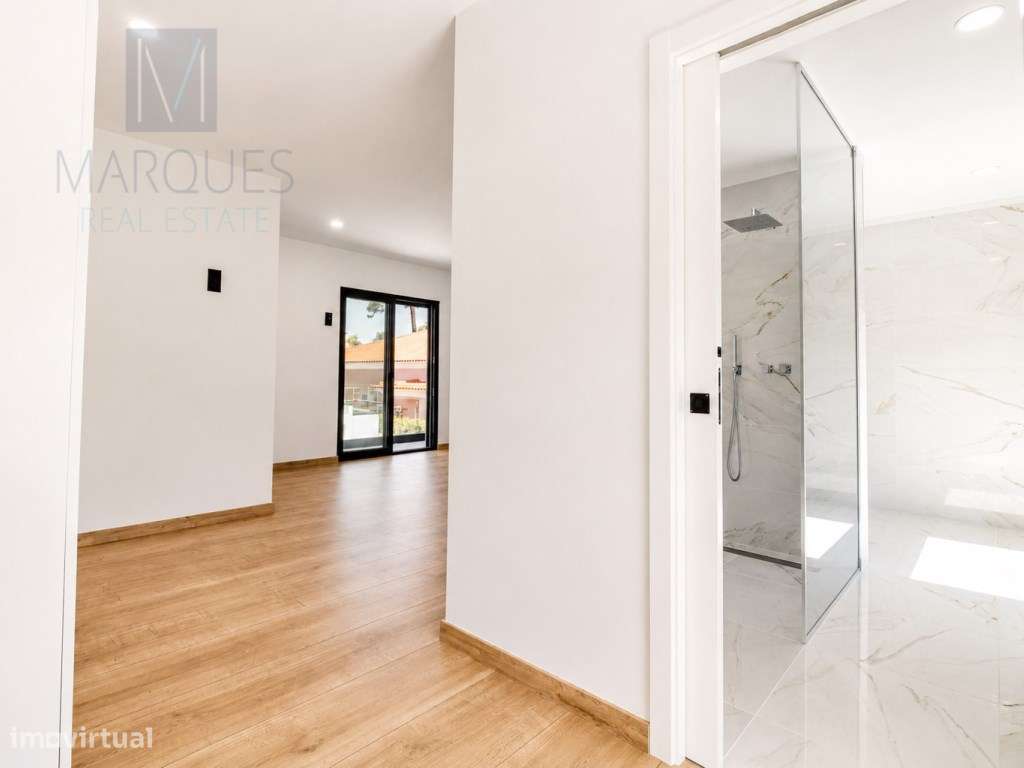 Moradia Isolada T4 com 3 Suites, Jardim e Piscina na Verdizela-34
