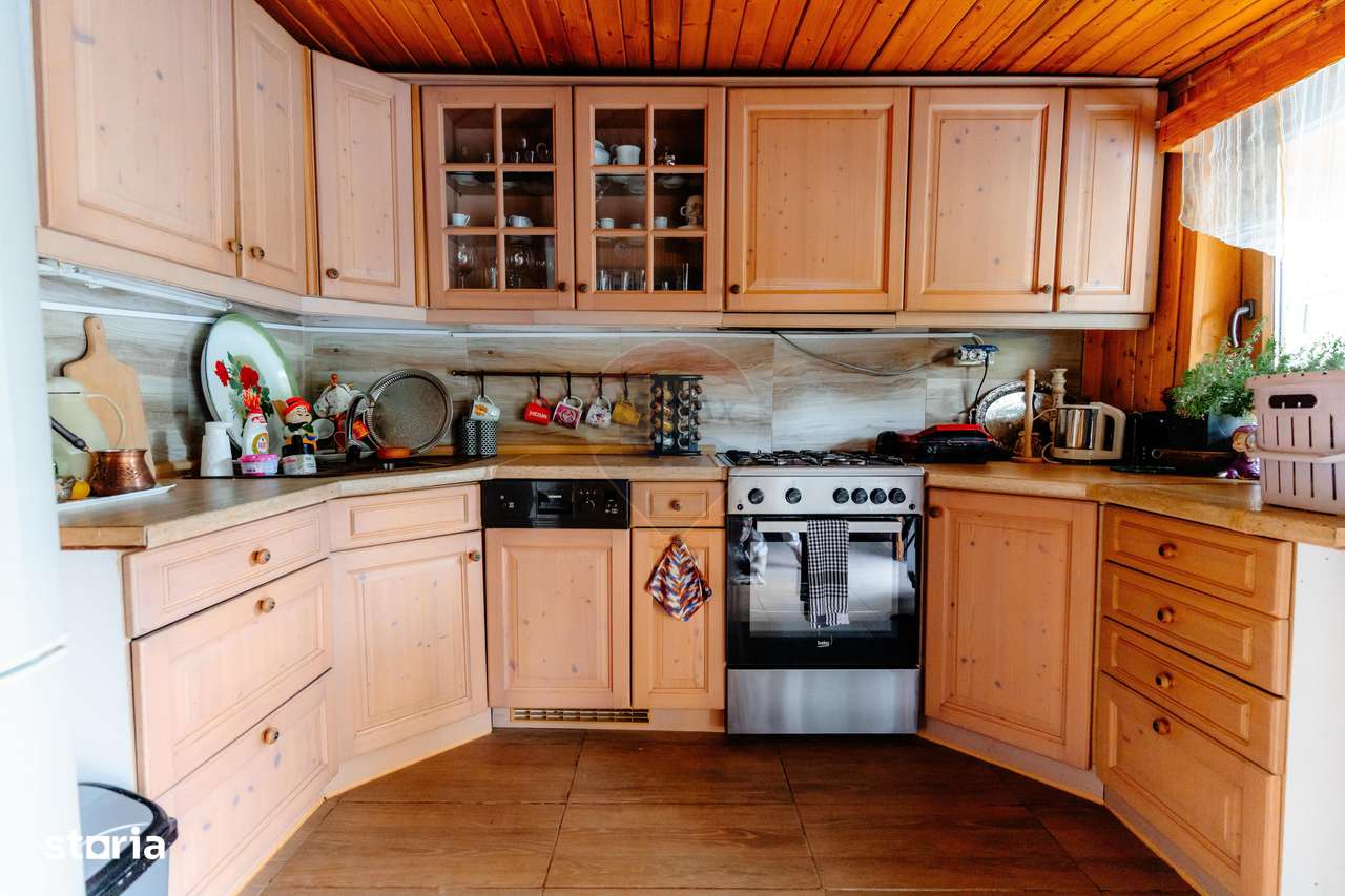 Vânzare pensiune renovată 2025 – 6 camere, Corbșori (Poenari)-6