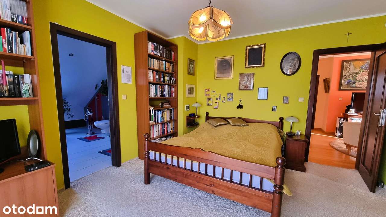 Komfortowy duży dom z pięknie zagospodarowaną działką w Szczecinku.-18