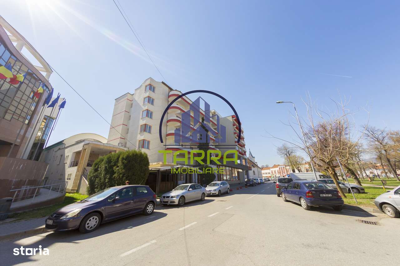 VANZARE HOTEL ALBA IULIA-0