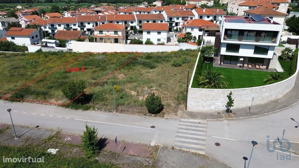 Terreno em Vila Real de 705,00 m2