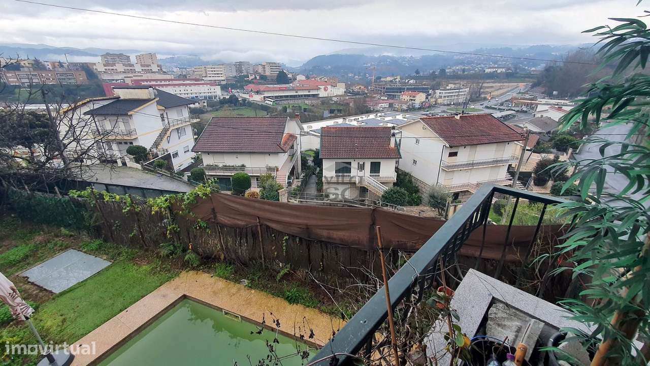 Moradia Independente com Vistas Panorâmicas  O Refúgio Perfeito em ... - Grande imagem: 4/30