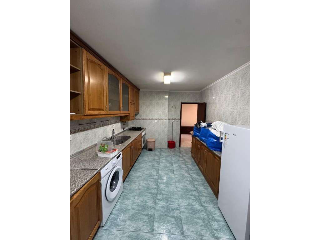 Apartamento T3 localizado no Alto do Seixalinho, na cidade do Barre...-13