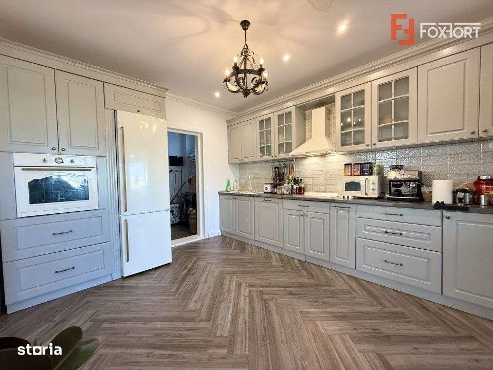 Casa individuala cu 5 camere de vanzare in localitatea Sacalaz - Imagine principală: 5/19