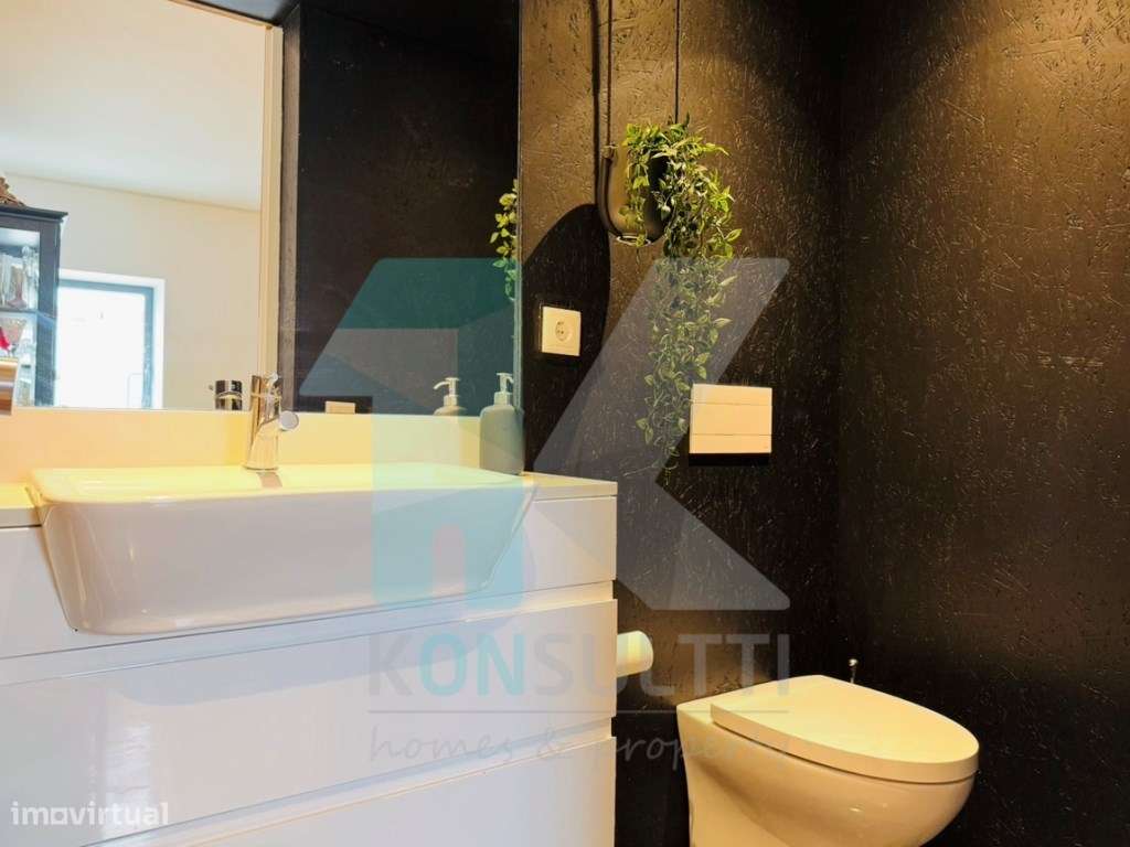 Moradia T3 + T2 em São João do Estoril - Alapraia-20