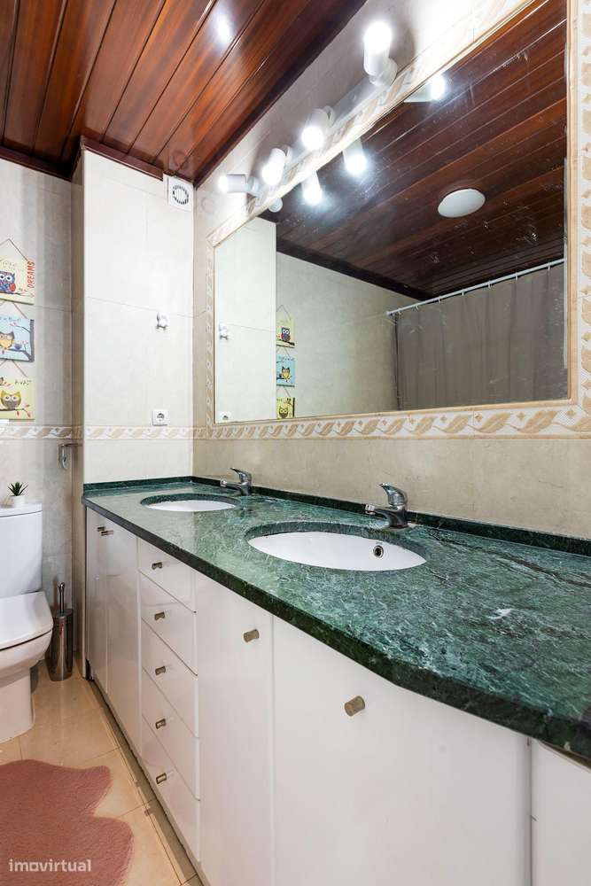 Apartamento T4 Remodelado Corroios-19