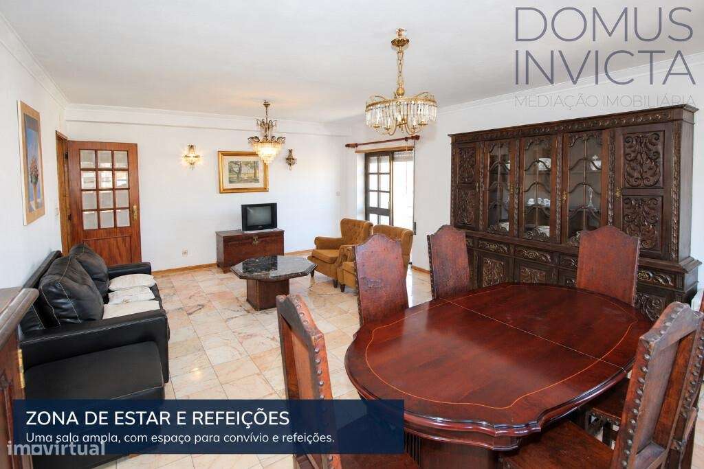 T3 com varanda, garagem e vista para o Castelo | Av. Cidade de Zamora-12