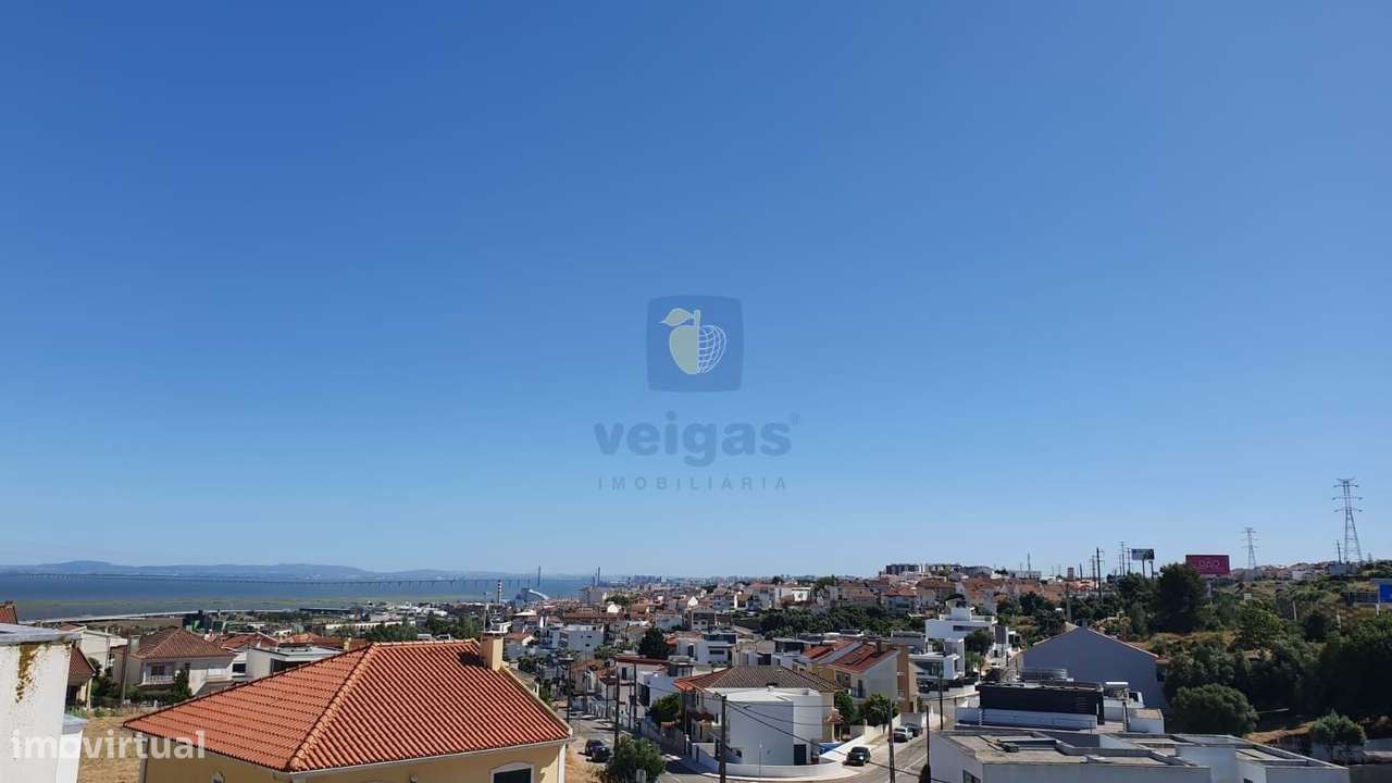 Moradia T4 C/ Piscina -  Bairro Primavera-19