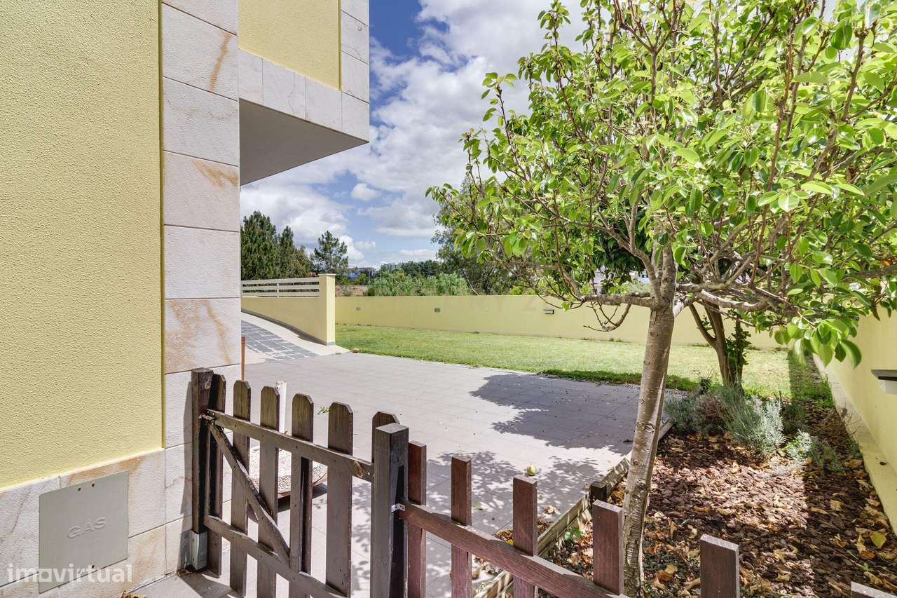 Moradia de Prestígio com 277m² | Garagem | Energia Solar | Feijó, Alma-33