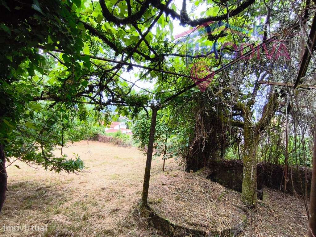 Moradia com terreno em Castanheira de Pera-16