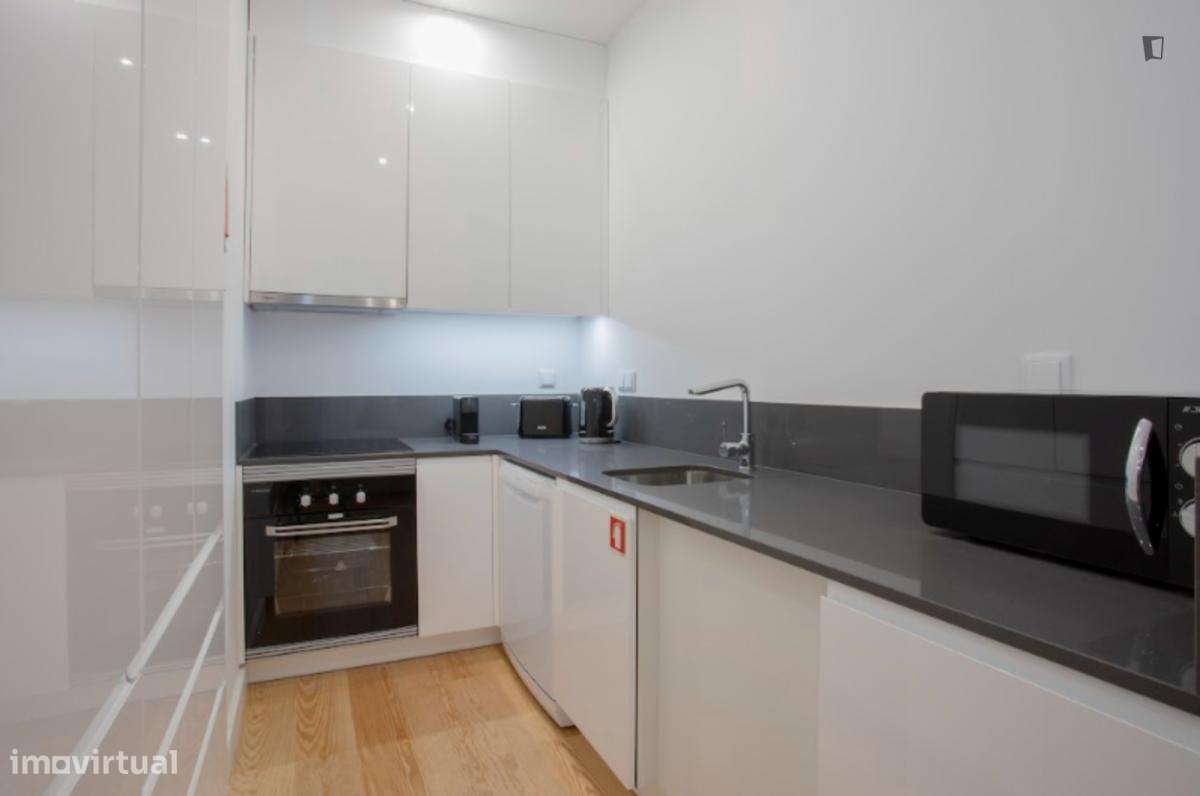 Estúdio - localizado em Santo Ildefonso Porto - Grande imagem: 2/19