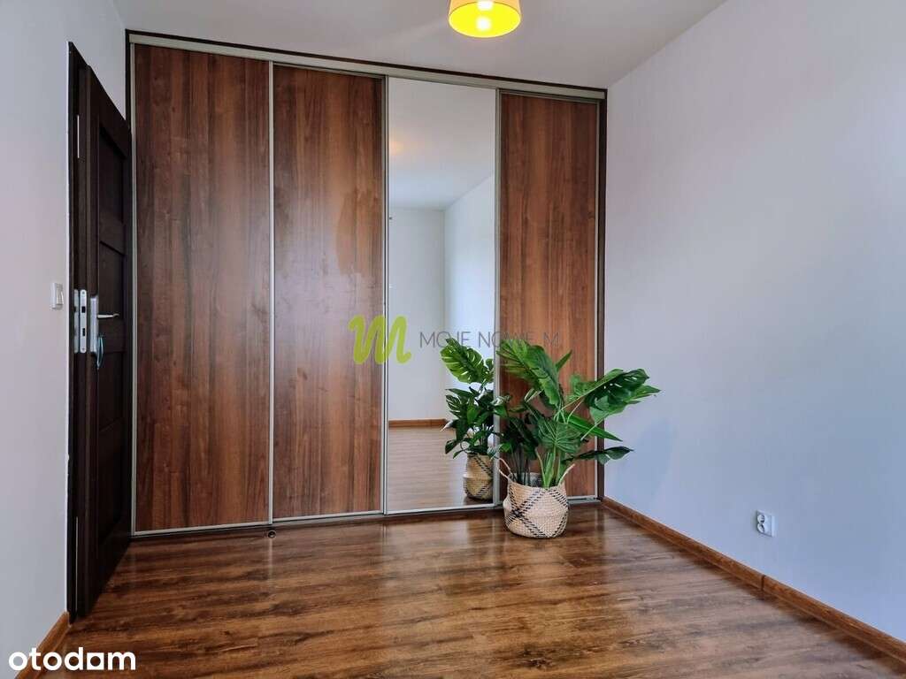 z miejscem postojowym w hali, Rezerwat Żurawiniec-9