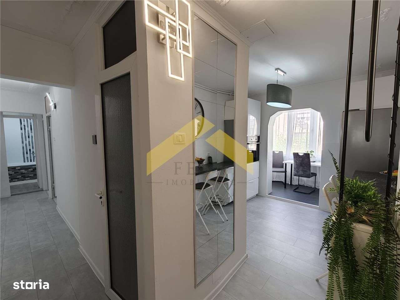 Apartament de vanzare Micalaca, zona Miorita-2