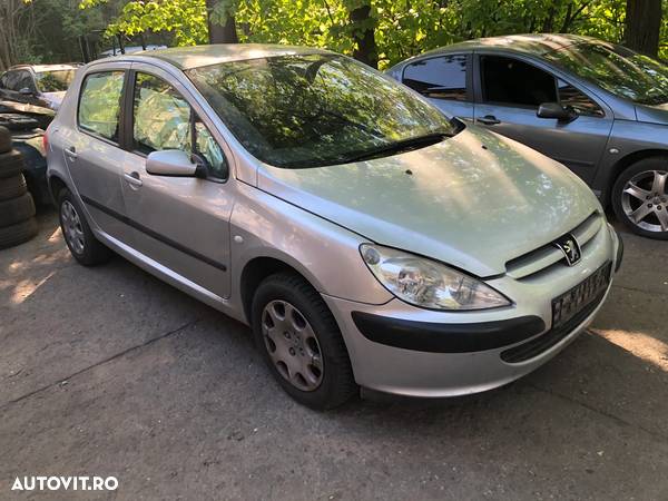 Dezmembrez Peugeot 307 1.6 HDI gri - 6