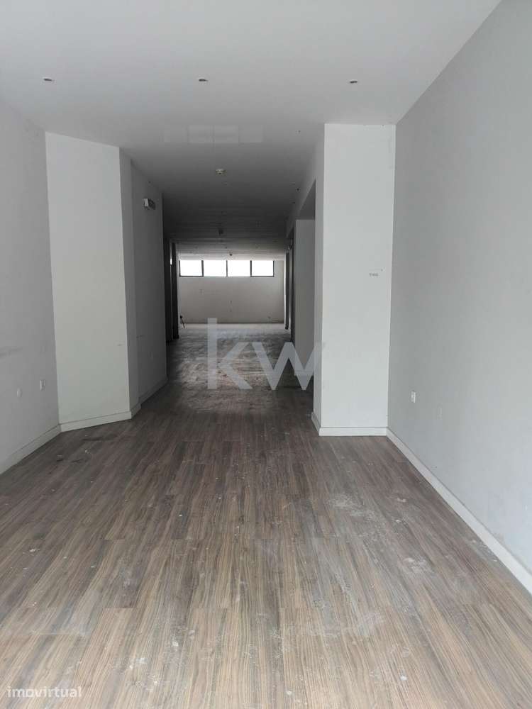Loja com 337 M² na Av Fernão de Magalhães Porto - Grande imagem: 4/32