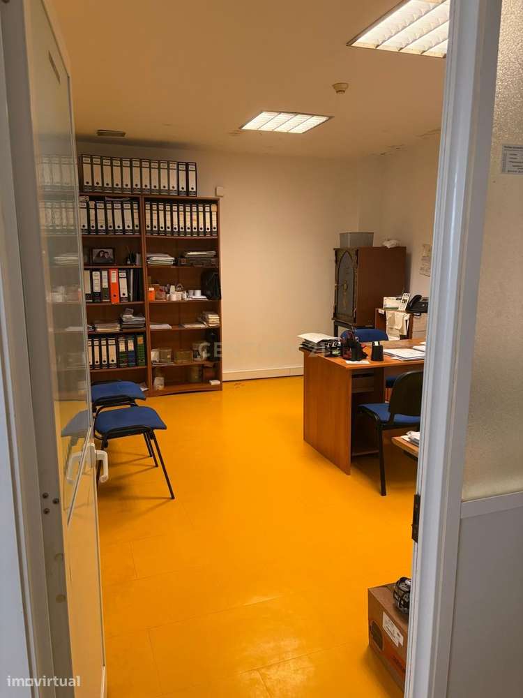 Fantástica Oportunidade de Trespasse – Fábrica Industrial em Pleno Fun-15