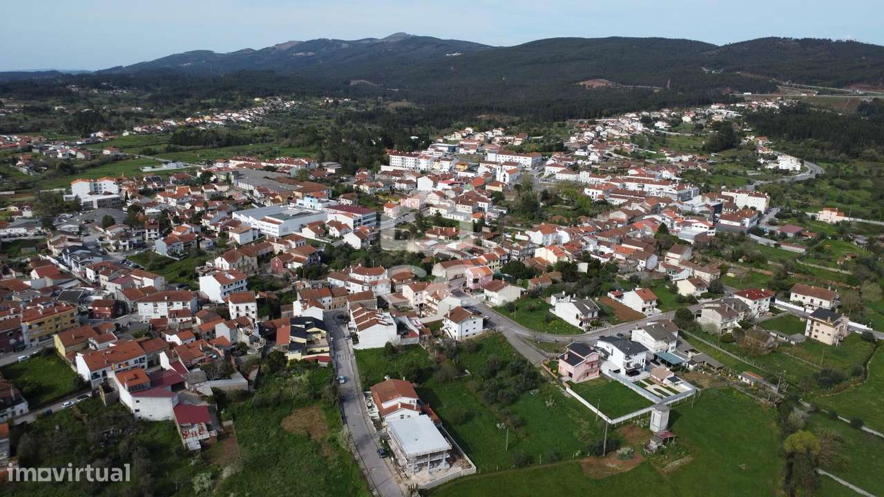 Apartamento T1+1 novo com estacionamento no centro da Vila do Avelar.-12