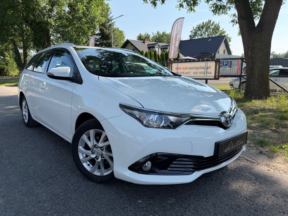 Toyota Auris II (2012-) Hybrid 135 Premium 2018