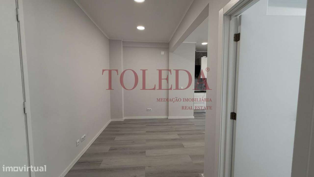T1 no Centro da Amadora Remodelado-22