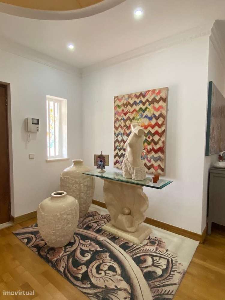 Magnífica Quinta V8 com piscina e deslumbrante vista mar. Localizada-7