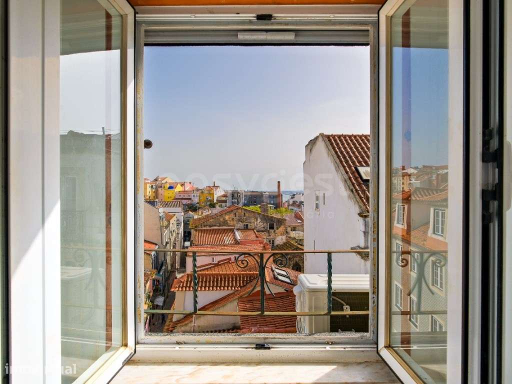 T2 remodelado no coração de Lisboa, entre o Bairro Alto e Santos-9