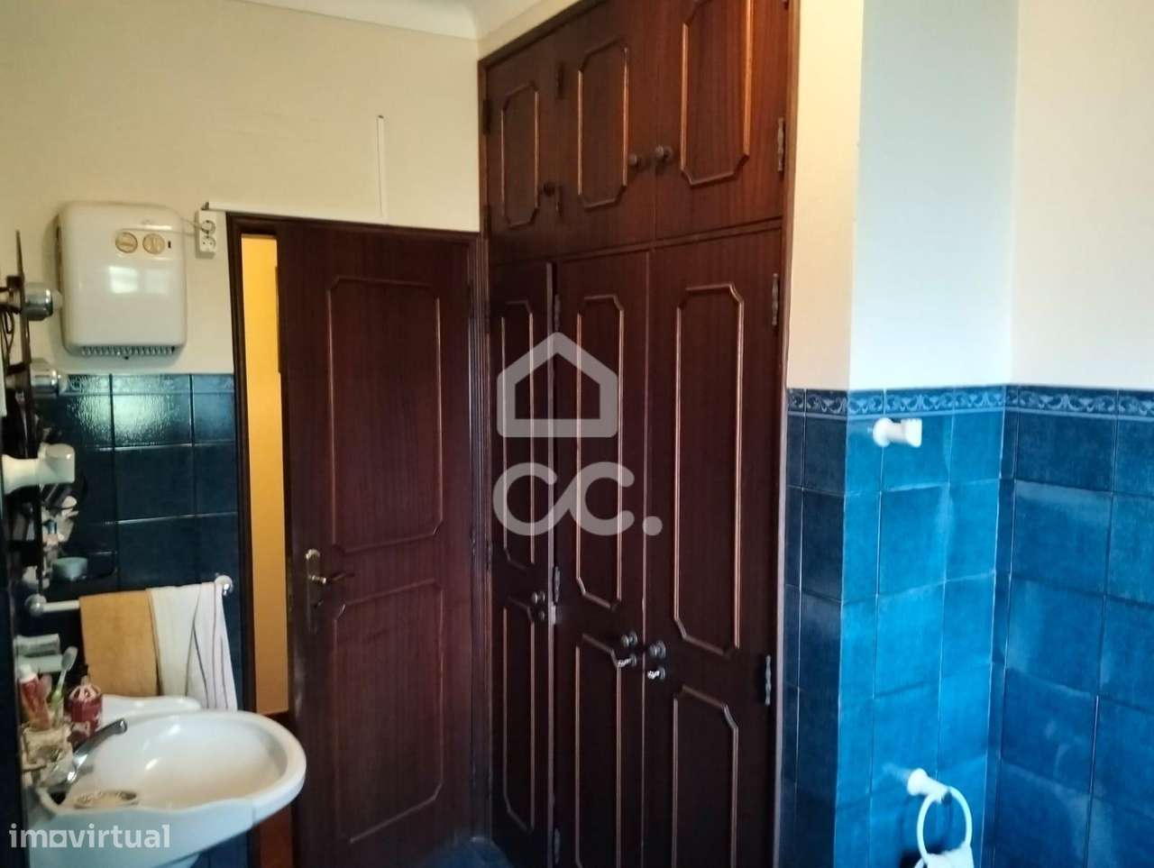 Moradia T5 inserida em lote de 376 m²-15