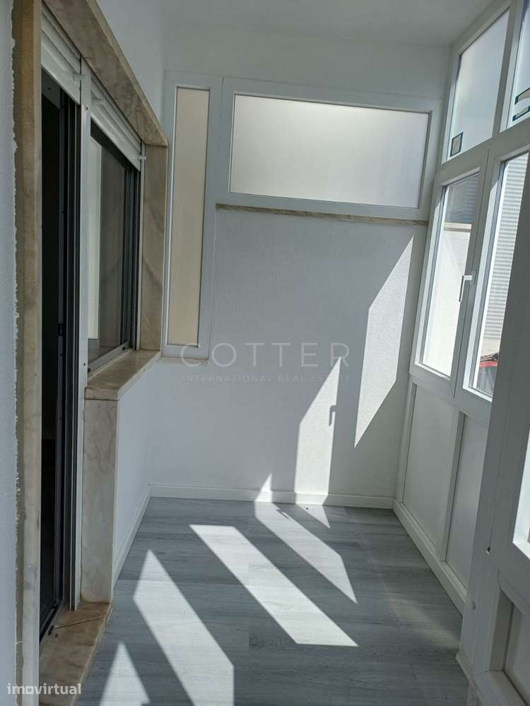 Apartamento T2 Remodelado em Oeiras-23
