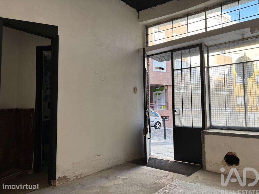 Loja / Estabelecimento Comercial em Arroios de 44,00 m2-24