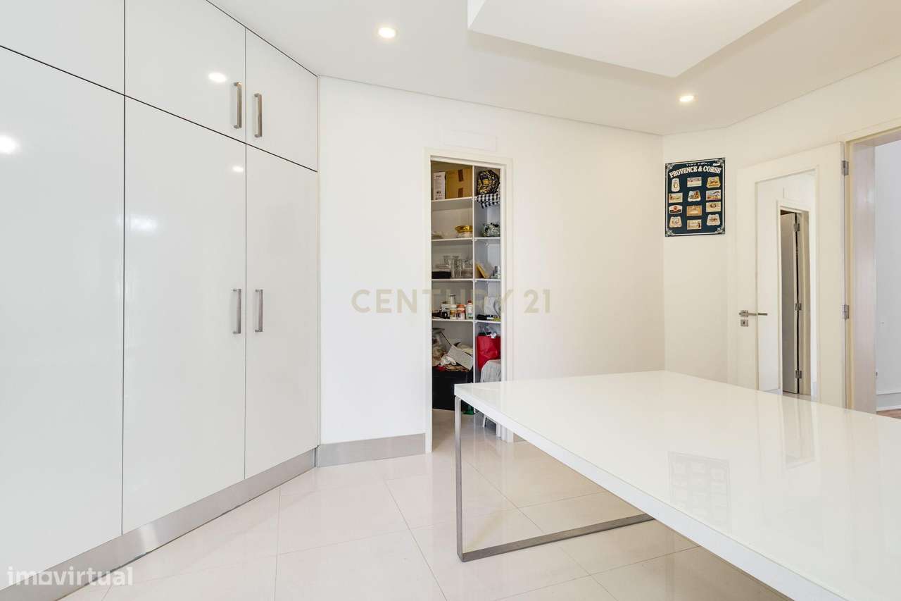 Fantástico Apartamento T4 na Alameda Dom Afonso Henriques – Localizaçã-18