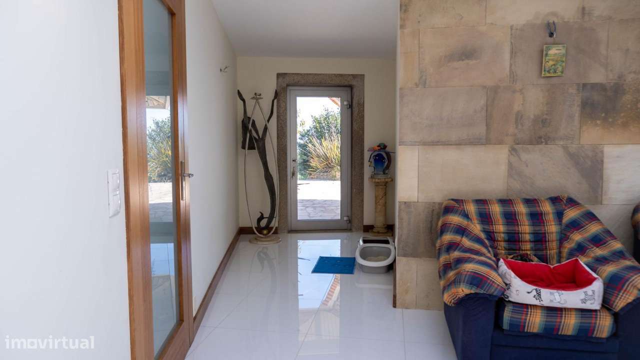 Moradia Térrea de 596m2 em Terreno de 10.000m2 | Paços de...-30