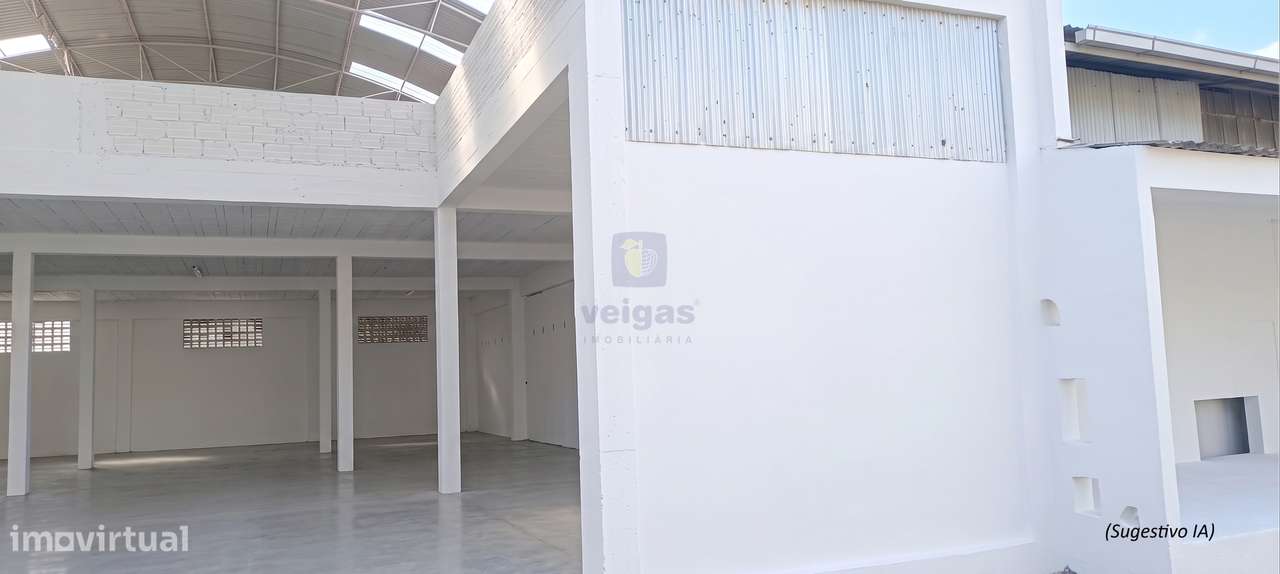 Armazém industrial com 4.107m2 de área e 7.300m2 de terreno, Marinha G-23