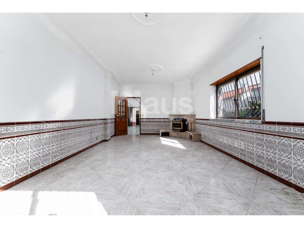 Moradia isolada T4 térrea com garagem-10