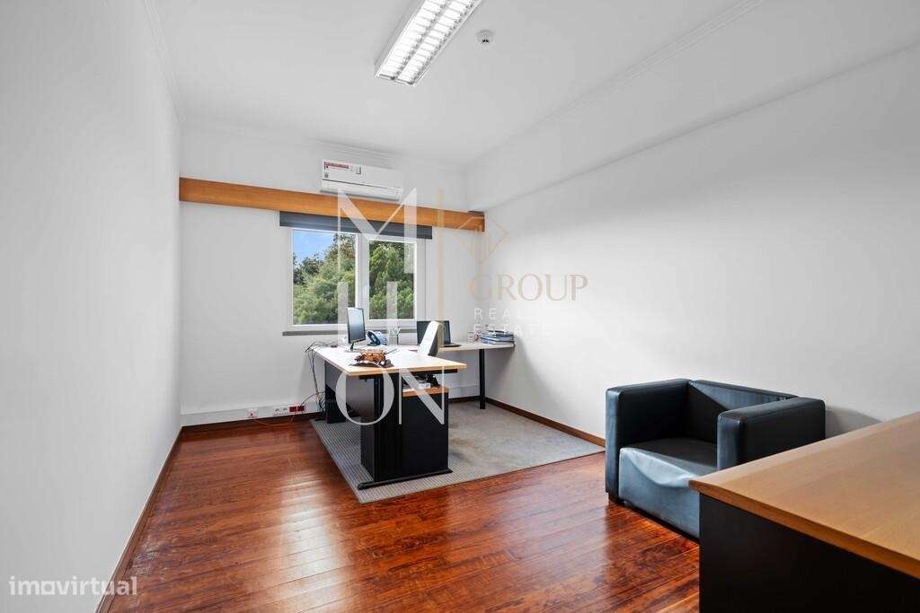 Oportunidade de Investimento Industrial - lote 7.290 m2 com 1.595 m2 d-29