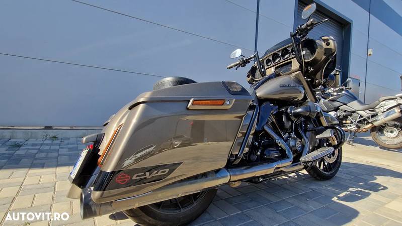 Harley-Davidson CVO Street Glide - 6