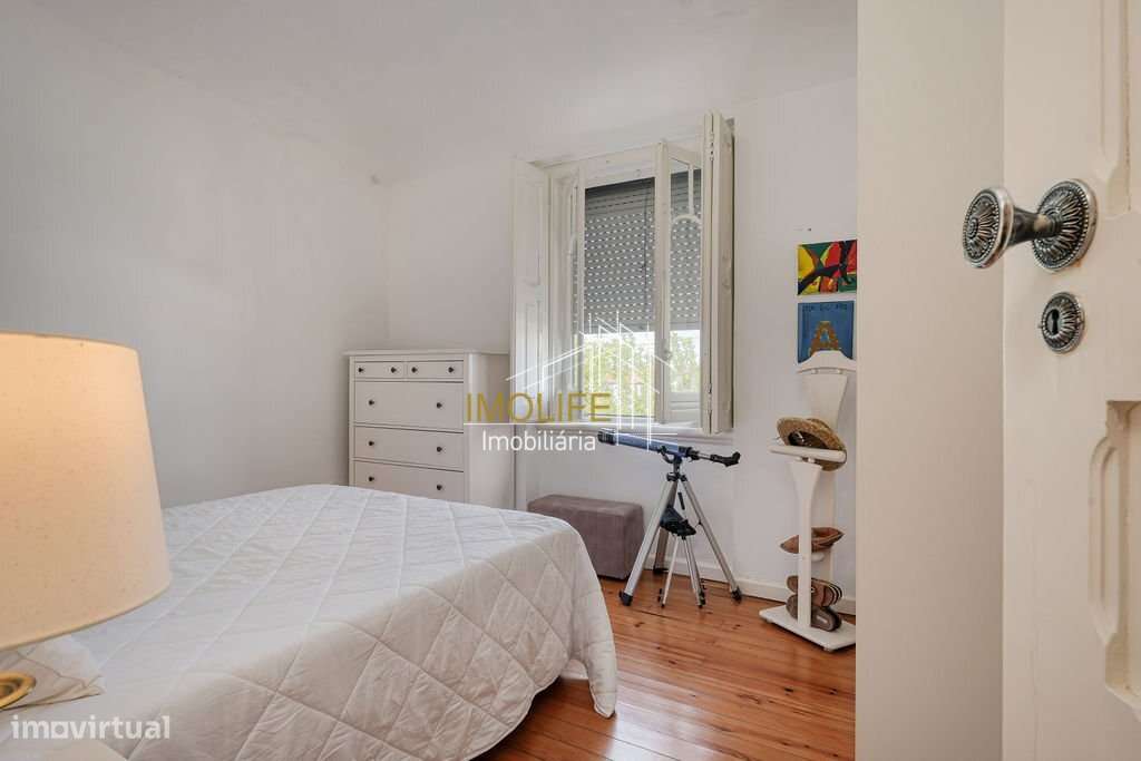 Excelente Moradia com dois pisos no centro do Vimieiro-16