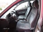 Volvo S40 1.6 - 12