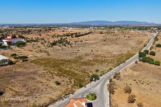 Terreno no centro de Lagoa (Algarve) com viabilidade de construção - Grande imagem: 5/25