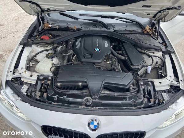 BMW Seria 3 320d M Sport - 36