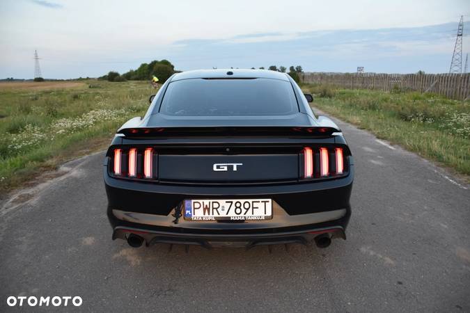 Ford Mustang 5.0 V8 GT - 4