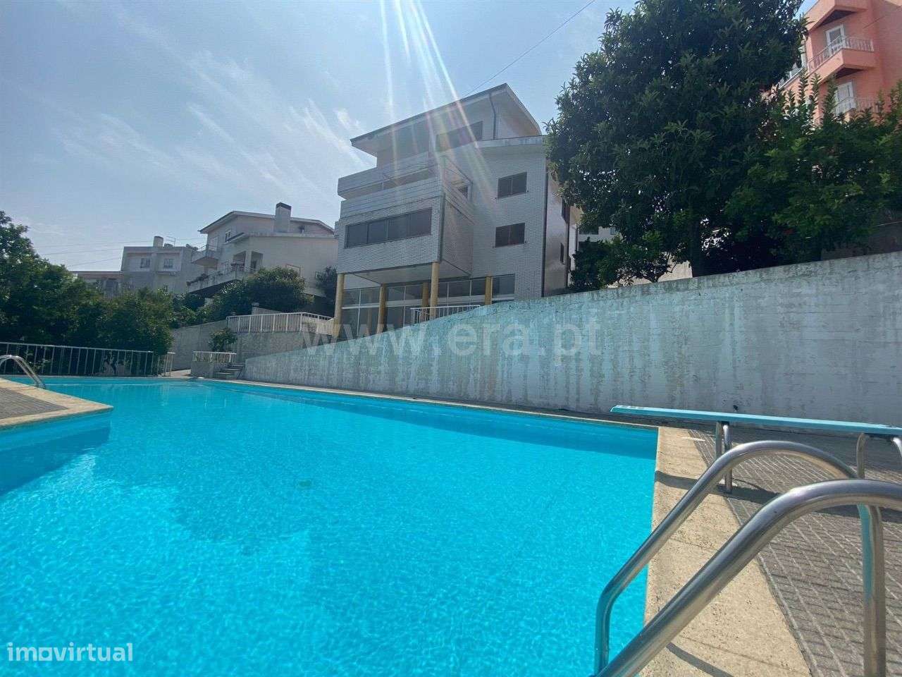 Moradia V5 próxima ao centro da cidade de Paredes - Grande imagem: 2/30