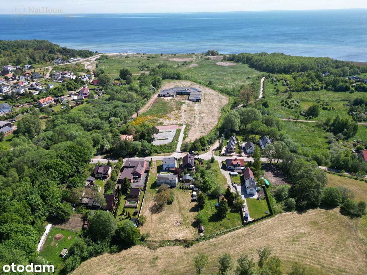 Duża działka w malowniczym położeniu z 2 budynkami-10